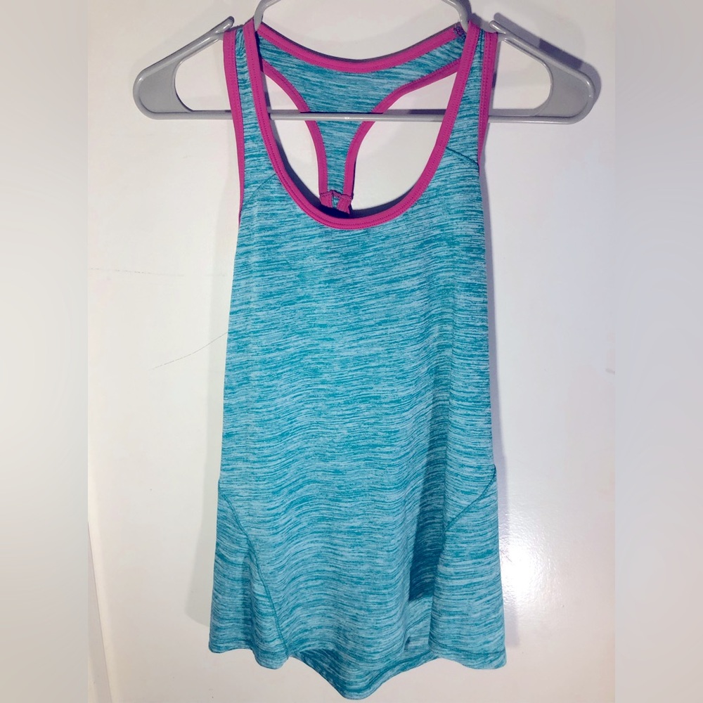 Danskin Semi Fitted Athletic Work Out Tank Top
